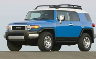 2014 FJ Cruiser SUV continues Toyota's off-road heritage