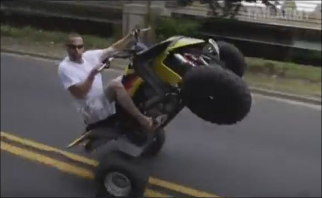 فيديو مضحك يظهر أبرز السّقطات التي تعرّض لها السائقين على ال ATV