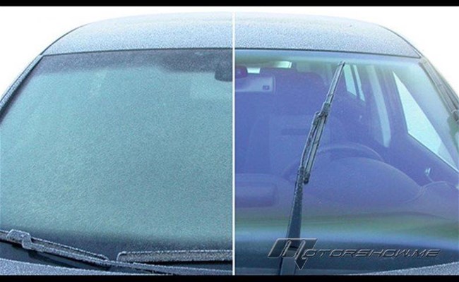 بالفيديو: طريقة سهلة لإزالة الجليد عن الزجاج الأمامي للسيارة في غضون ثوان