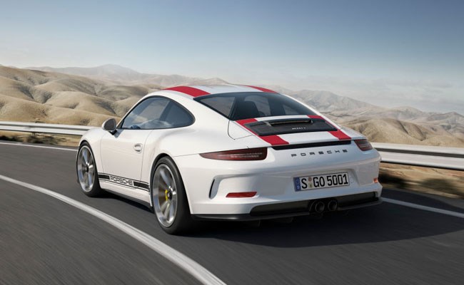 بالفيديو بورش تكشف عن 911 R بالمزيج الكلاسيكي